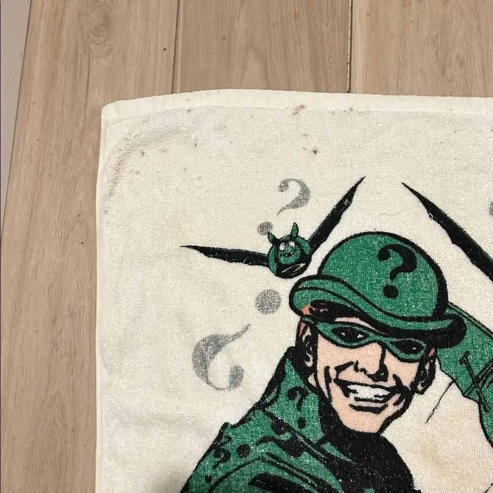 DC Comics The Riddler Jim Carrey Beach Towel Stains Discoloration